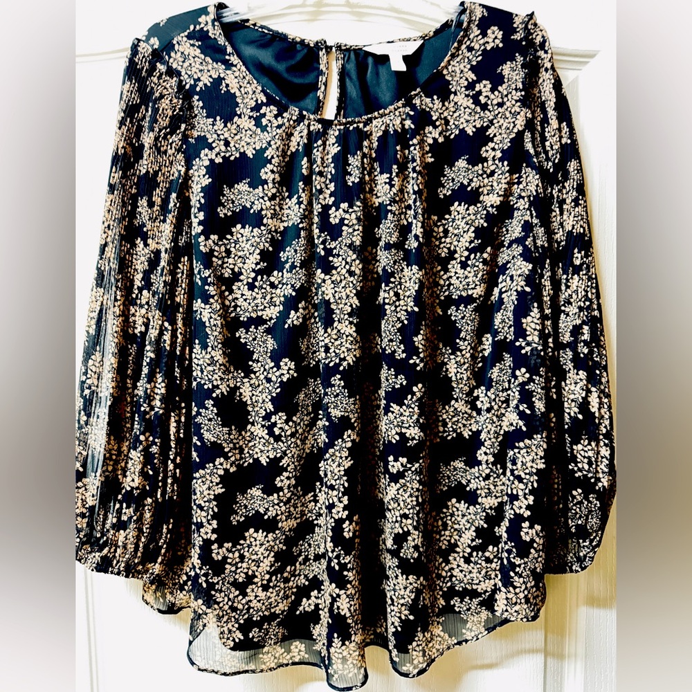 LC Lauren Conrad black floral semi-sheer blouse - Picture 5 of 14